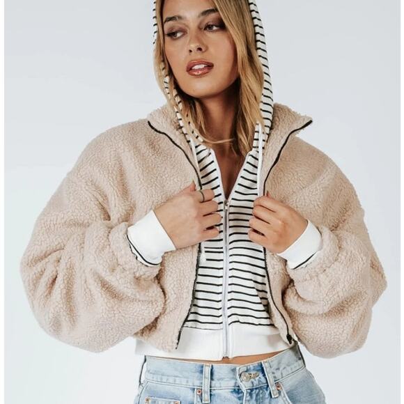 NWT Clad & Cloth Chai Cream Faux Fur Sherpa Cropped Bomber Jacket L - Picture 13 of 13